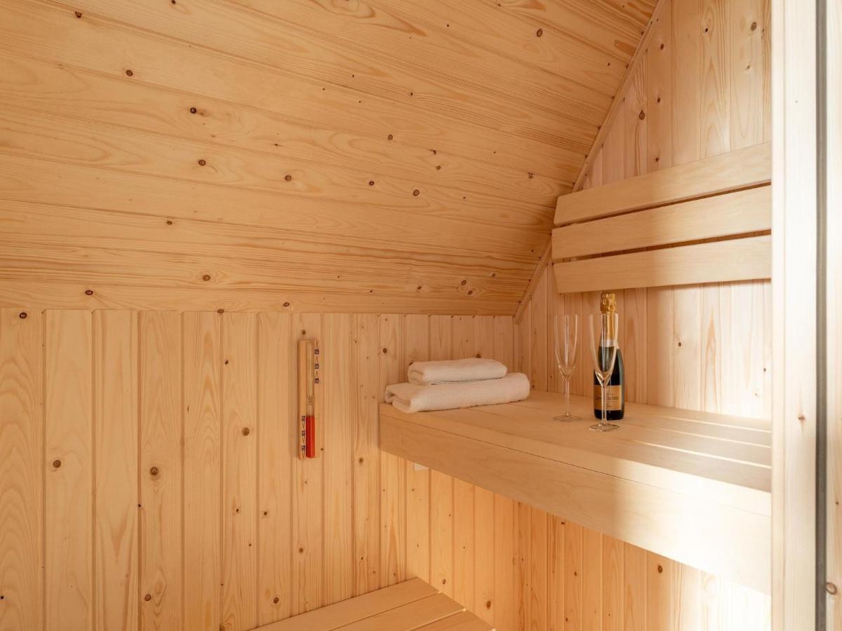 Modern Holiday Home By The Sea With Sauna Scherpenisse 外观 照片